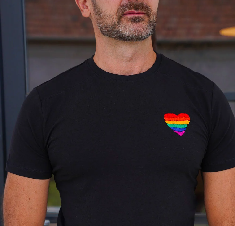 matyódesign t-shirt, hand-embroidered with a rainbow heart pattern