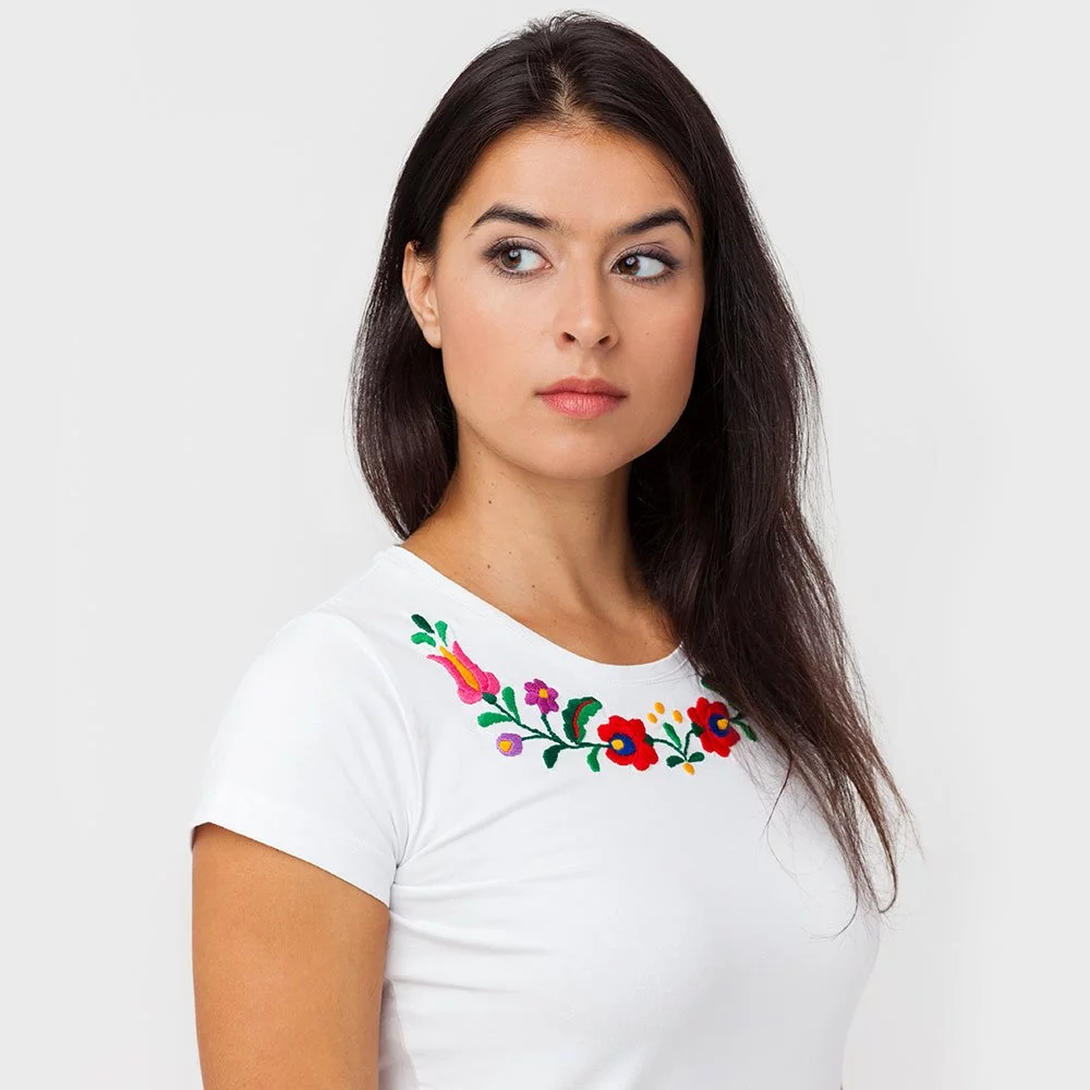matyodesign hand-embroidered T-shirt with matyó pattern